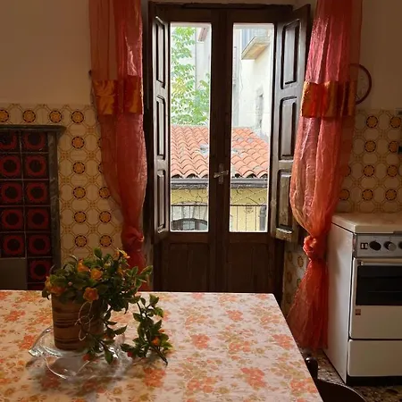 Casetta La Roccia Nel Borgo Di *