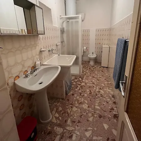 Casetta La Roccia Nel Borgo Di *
